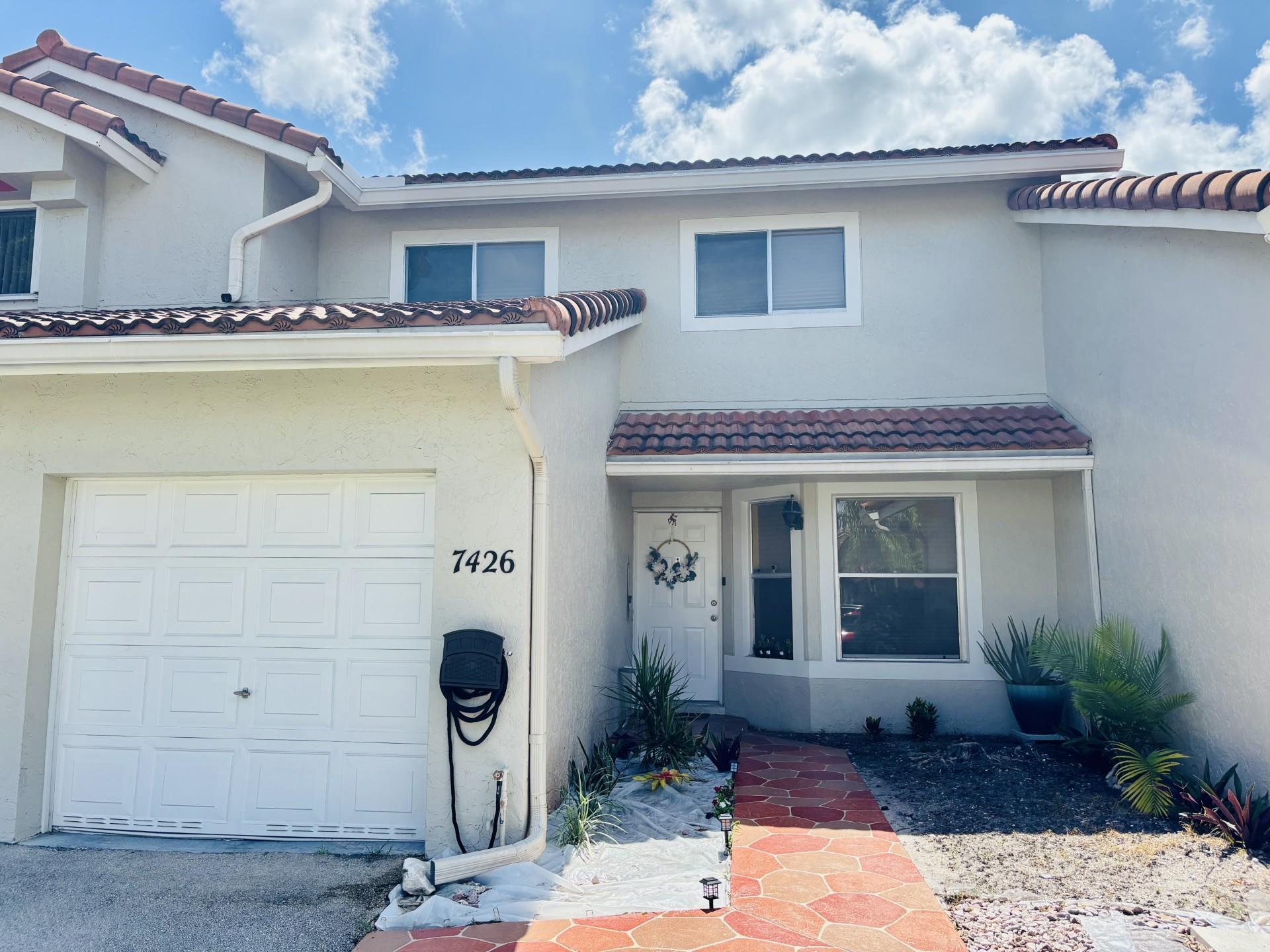 7426 Pinewalk Dr #7426