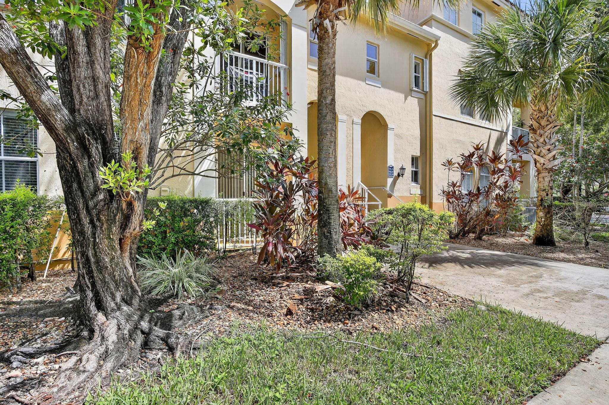 110 Jacaranda Country Clb Dr #104