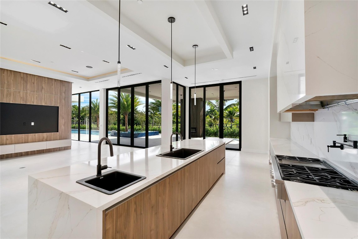 11750 NW 15th St Plantation, FL 33323