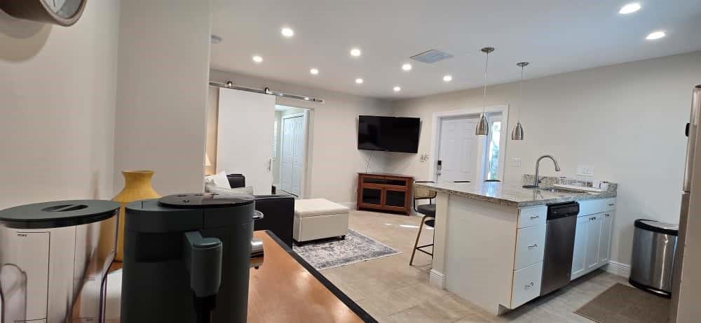 1215 NE 13th Ave Fort Lauderdale, FL 33304