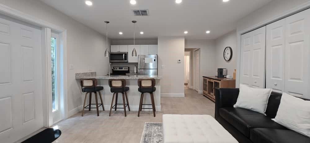 1215 NE 13th Ave Fort Lauderdale, FL 33304