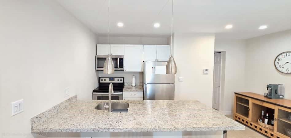 1215 NE 13th Ave Fort Lauderdale, FL 33304