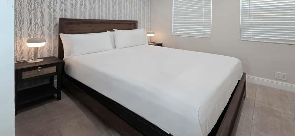 1215 NE 13th Ave Fort Lauderdale, FL 33304