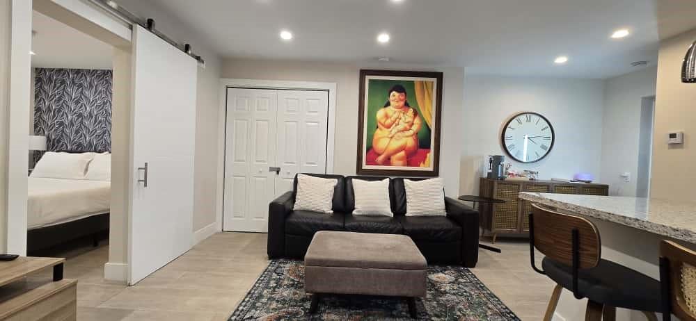 1215 NE 13th Ave Fort Lauderdale, FL 33304