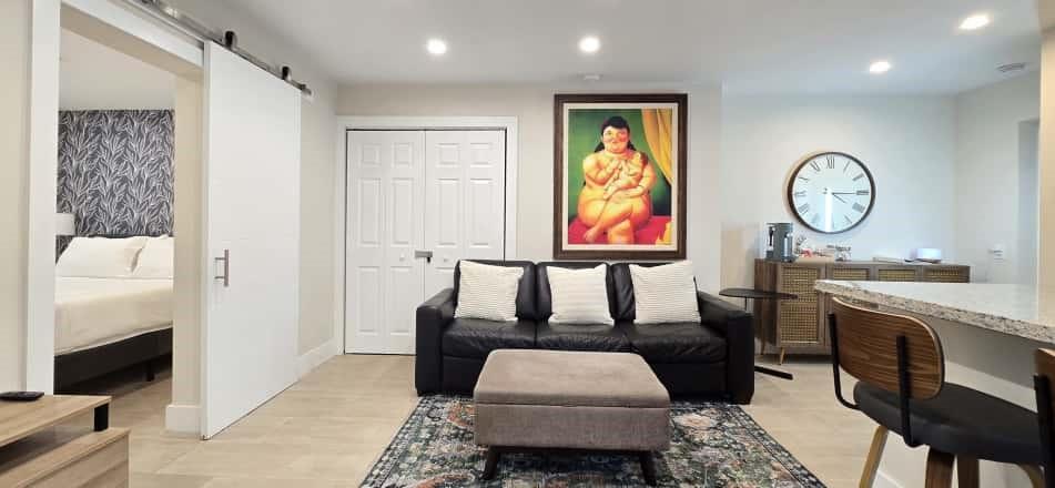 1215 NE 13th Ave Fort Lauderdale, FL 33304