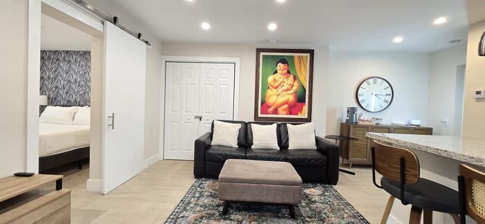 1215 NE 13th Ave Fort Lauderdale, FL 33304