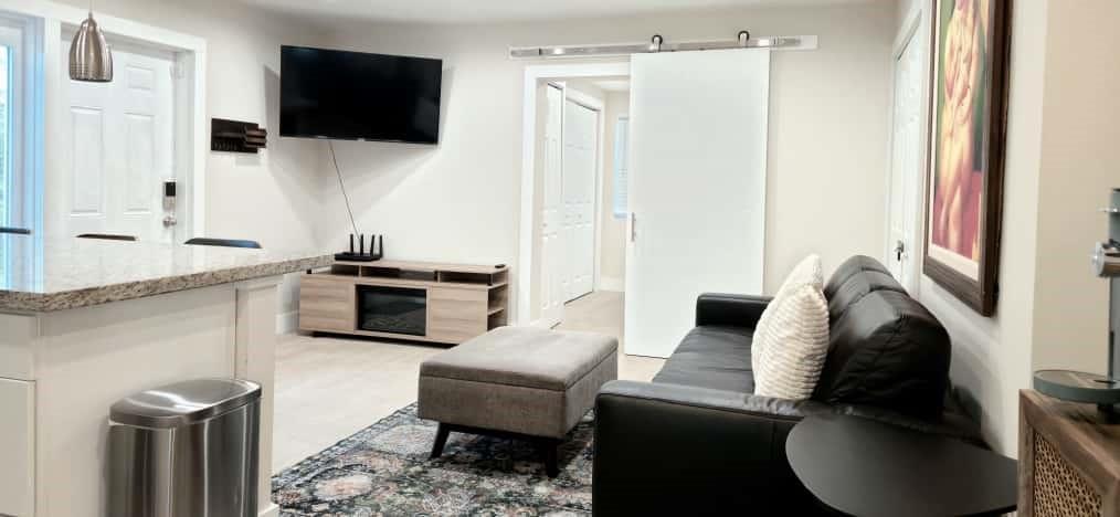 1215 NE 13th Ave Fort Lauderdale, FL 33304