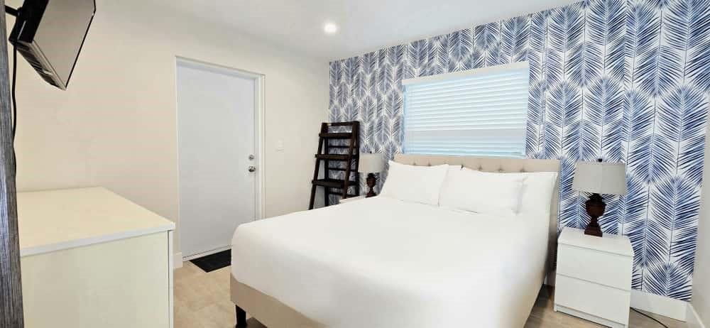 1215 NE 13th Ave Fort Lauderdale, FL 33304