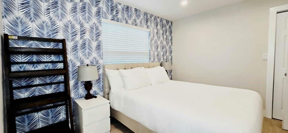 1215 NE 13th Ave Fort Lauderdale, FL 33304