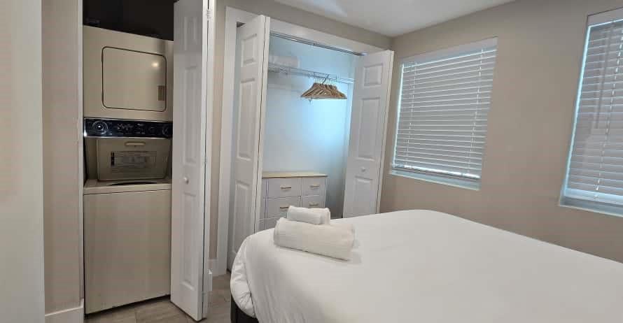 1215 NE 13th Ave Fort Lauderdale, FL 33304