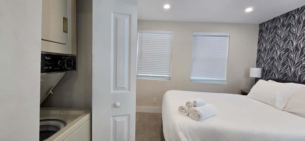 1215 NE 13th Ave Fort Lauderdale, FL 33304