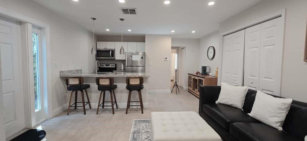 1215 NE 13th Ave Fort Lauderdale, FL 33304