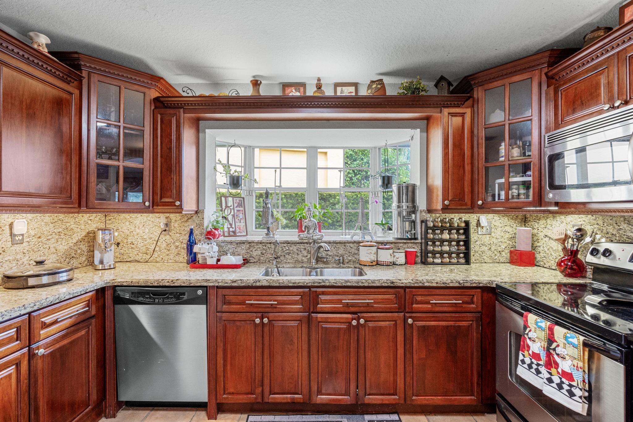 9860 NW 47th Ter Doral, FL 33178