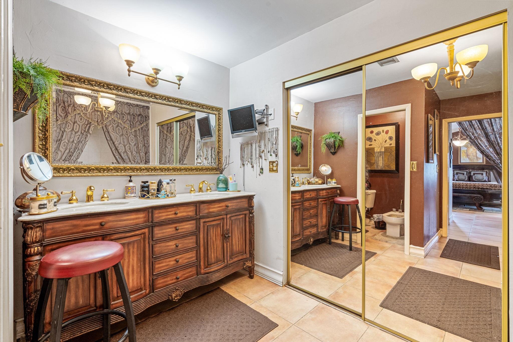 9860 NW 47th Ter Doral, FL 33178