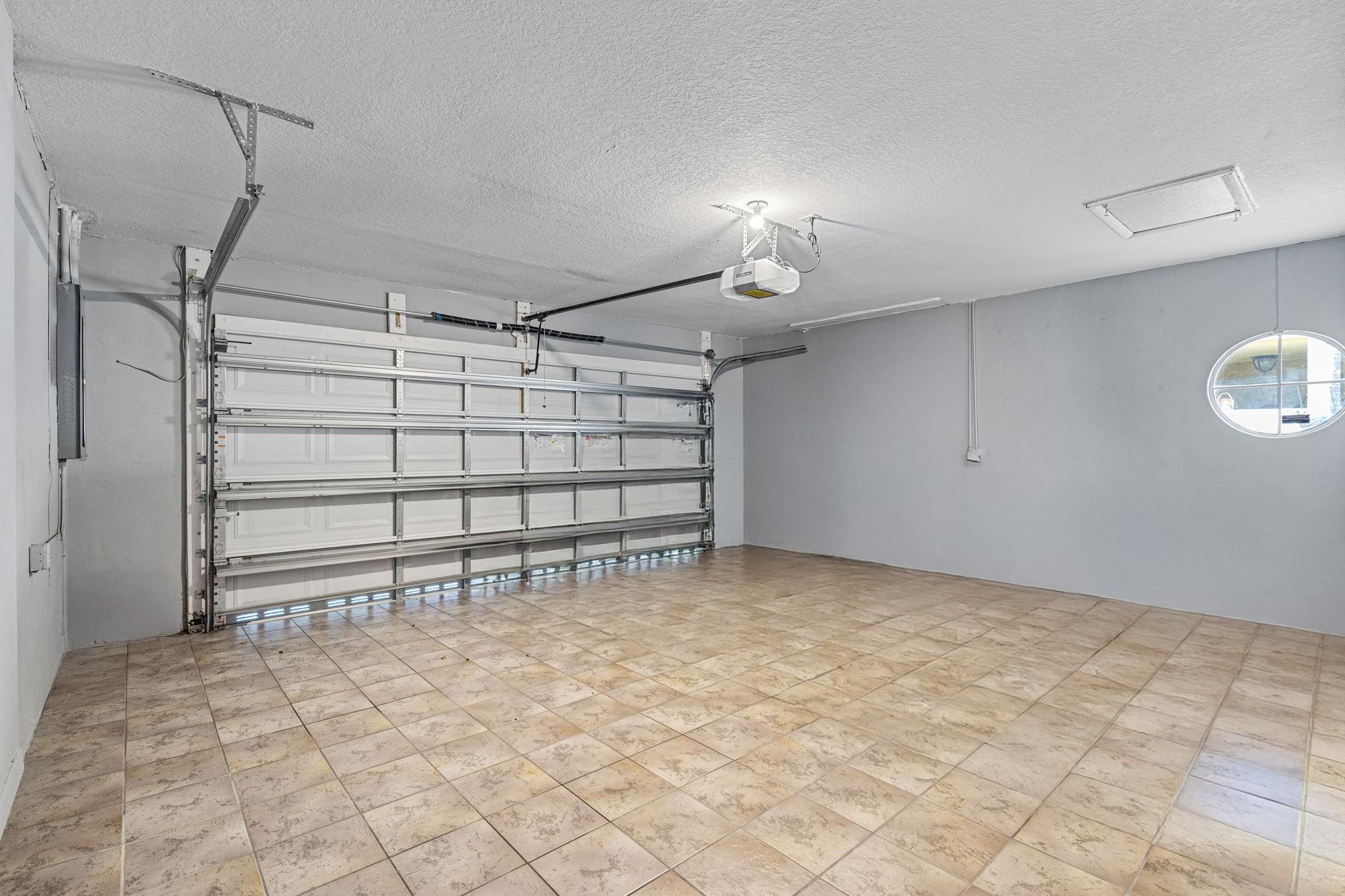 9860 NW 47th Ter Doral, FL 33178