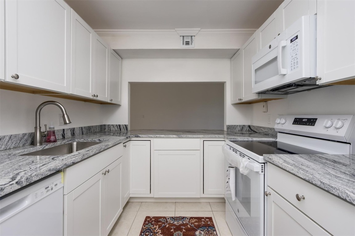 9410 Live Oak Pl #203 Davie, FL 33324