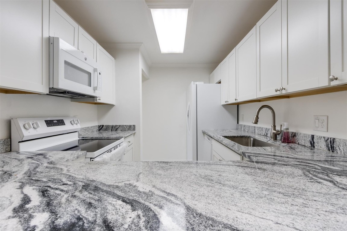 9410 Live Oak Pl #203 Davie, FL 33324