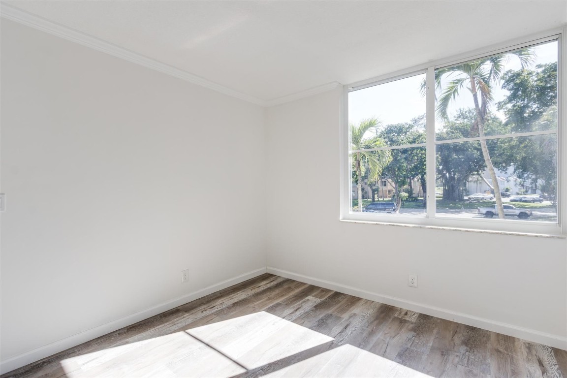 9410 Live Oak Pl #203 Davie, FL 33324