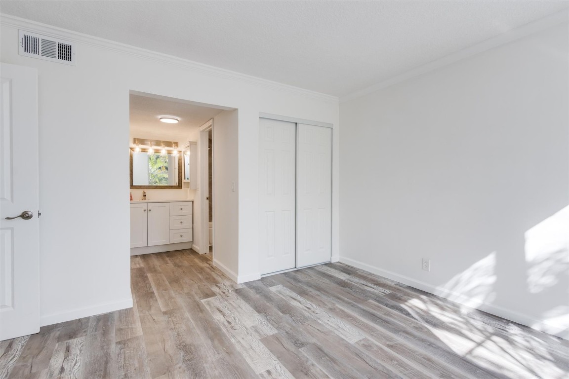 9410 Live Oak Pl #203 Davie, FL 33324