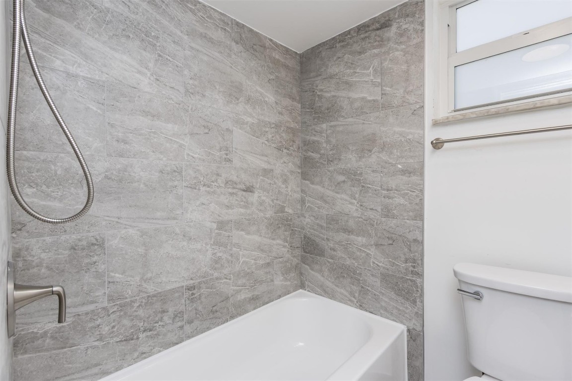 9410 Live Oak Pl #203 Davie, FL 33324