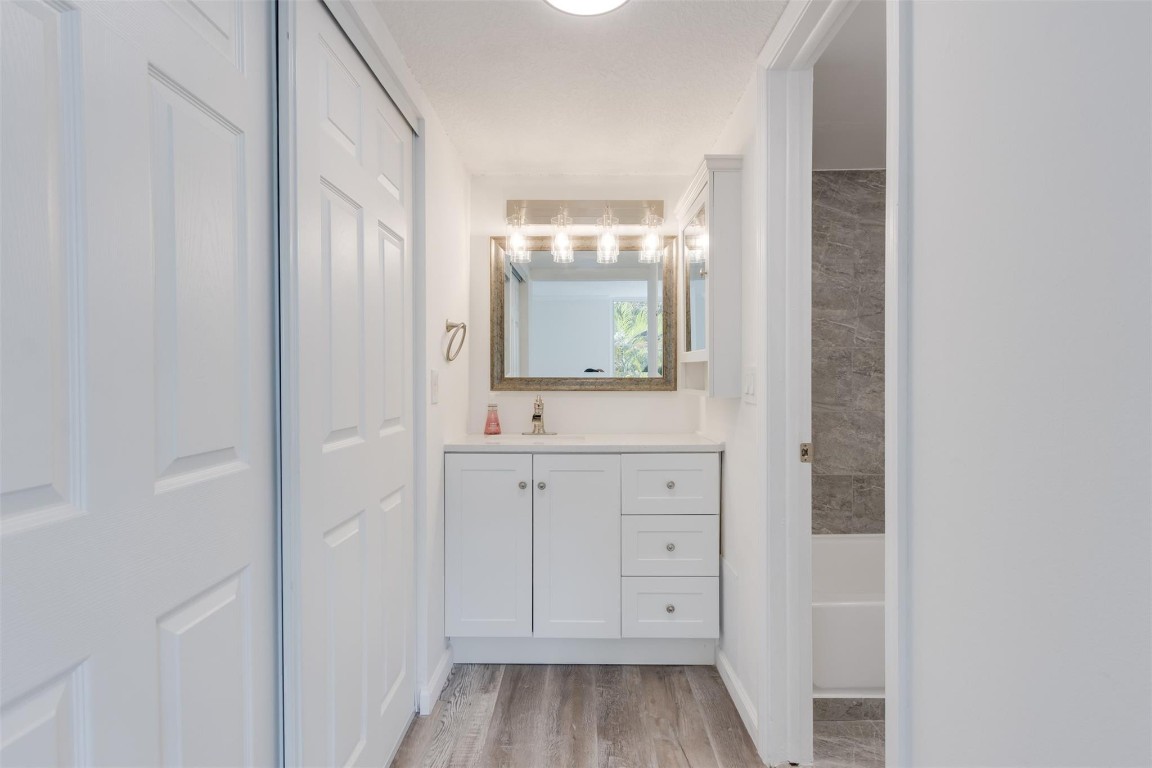 9410 Live Oak Pl #203 Davie, FL 33324