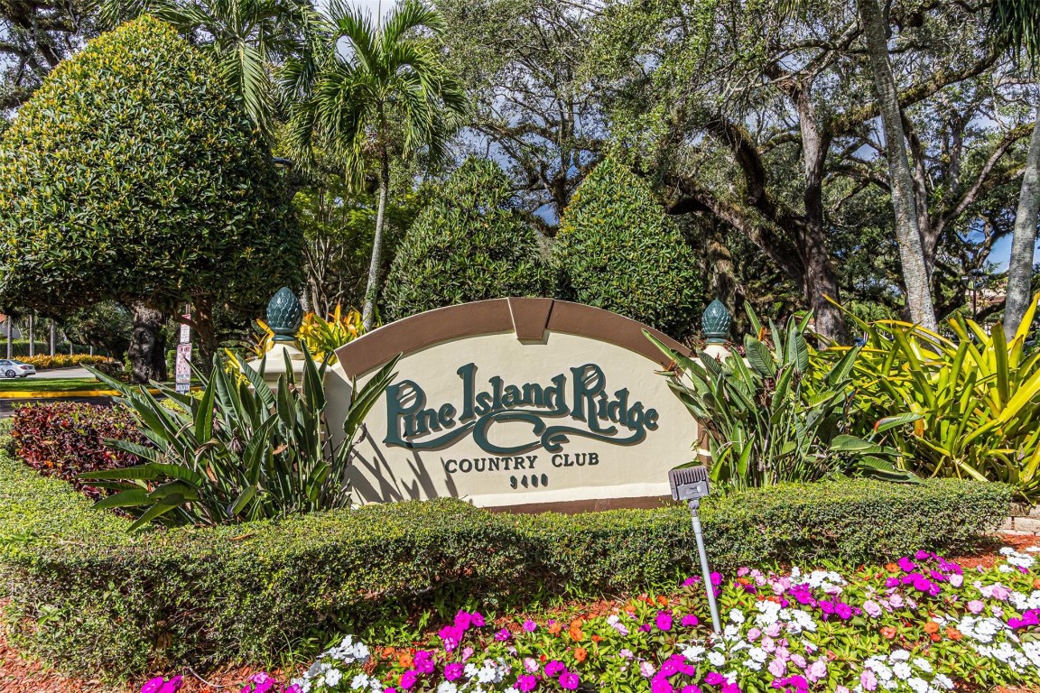 9410 Live Oak Pl #203 Davie, FL 33324