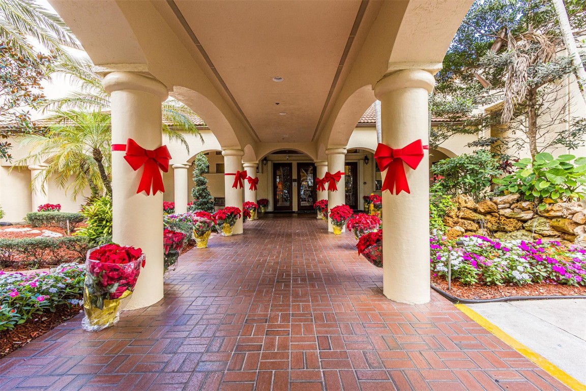 9410 Live Oak Pl #203 Davie, FL 33324