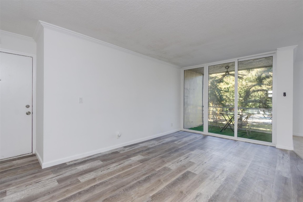 9410 Live Oak Pl #203 Davie, FL 33324