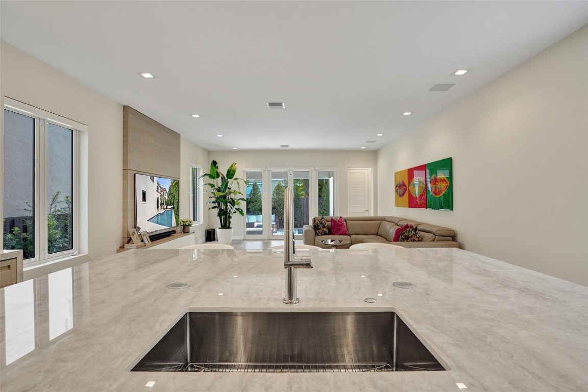 904 Ponce De Leon Fort Lauderdale, FL 33316