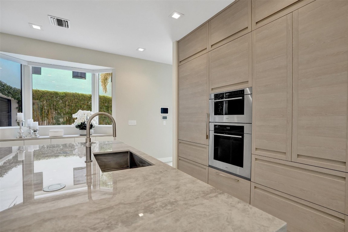 904 Ponce De Leon Fort Lauderdale, FL 33316