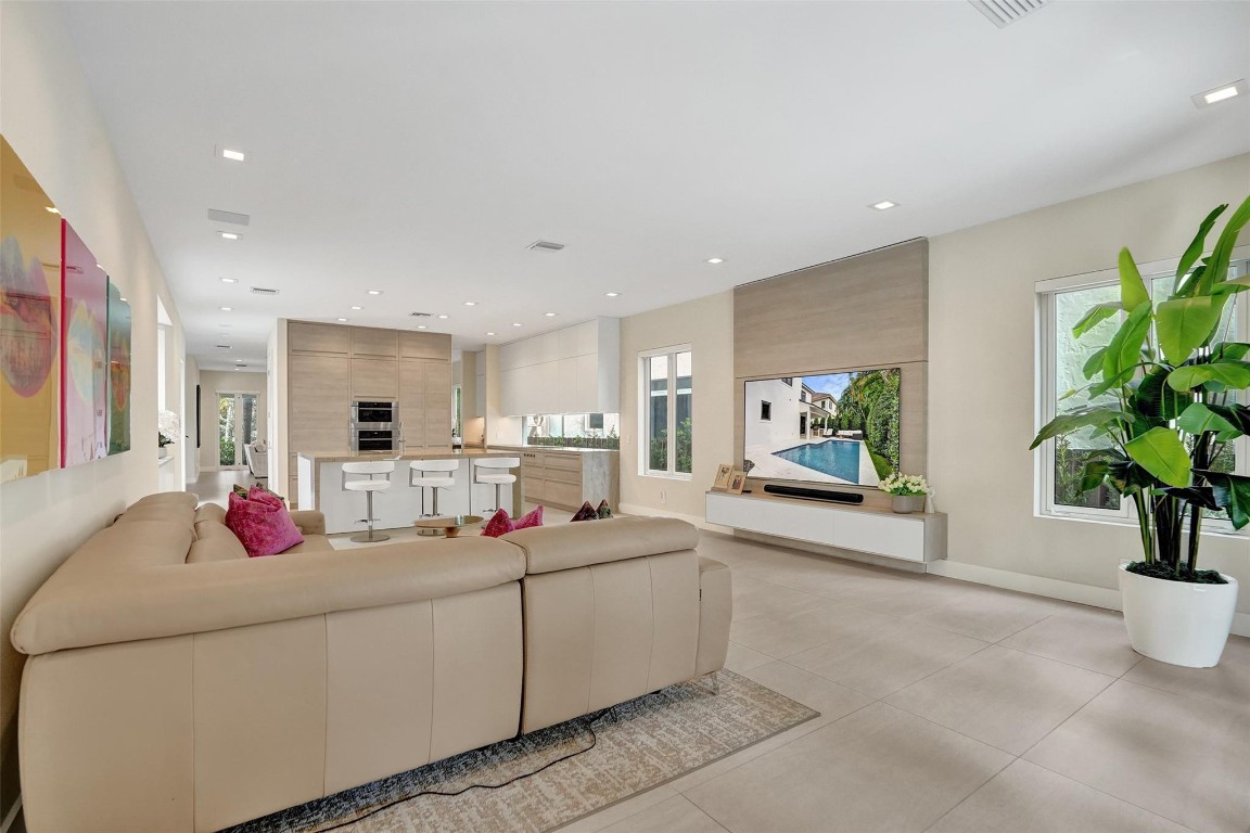 904 Ponce De Leon Fort Lauderdale, FL 33316