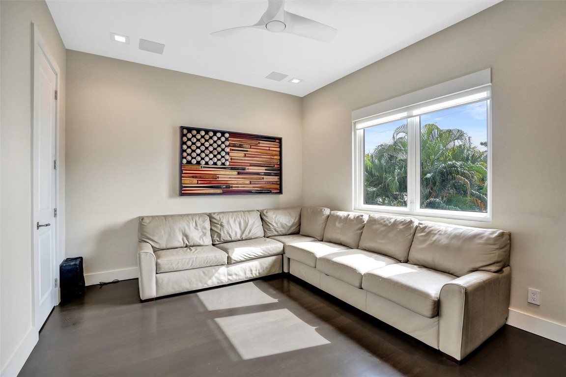 904 Ponce De Leon Fort Lauderdale, FL 33316