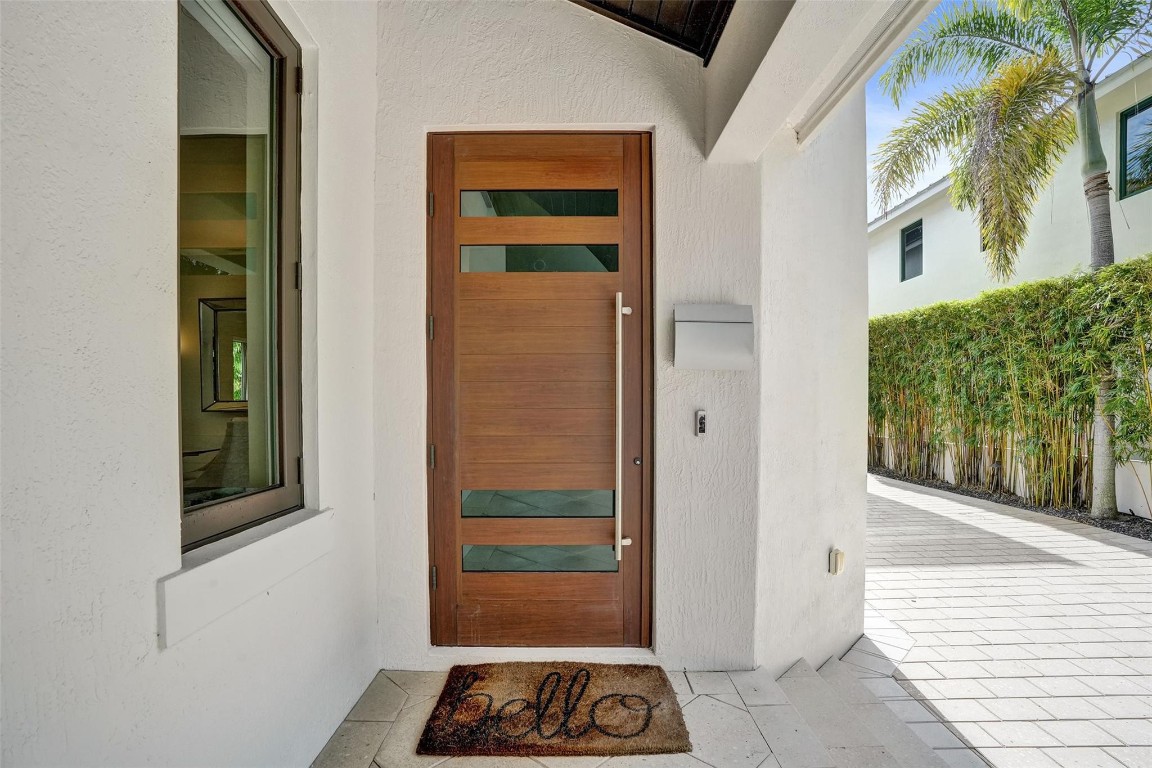 904 Ponce De Leon Fort Lauderdale, FL 33316