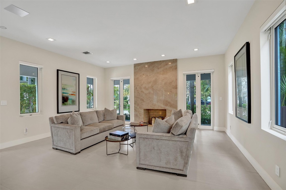 904 Ponce De Leon Fort Lauderdale, FL 33316