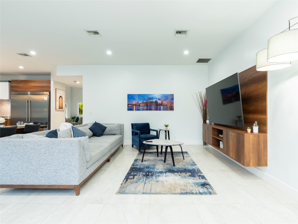 2615 E Las Olas Fort Lauderdale, FL 33301