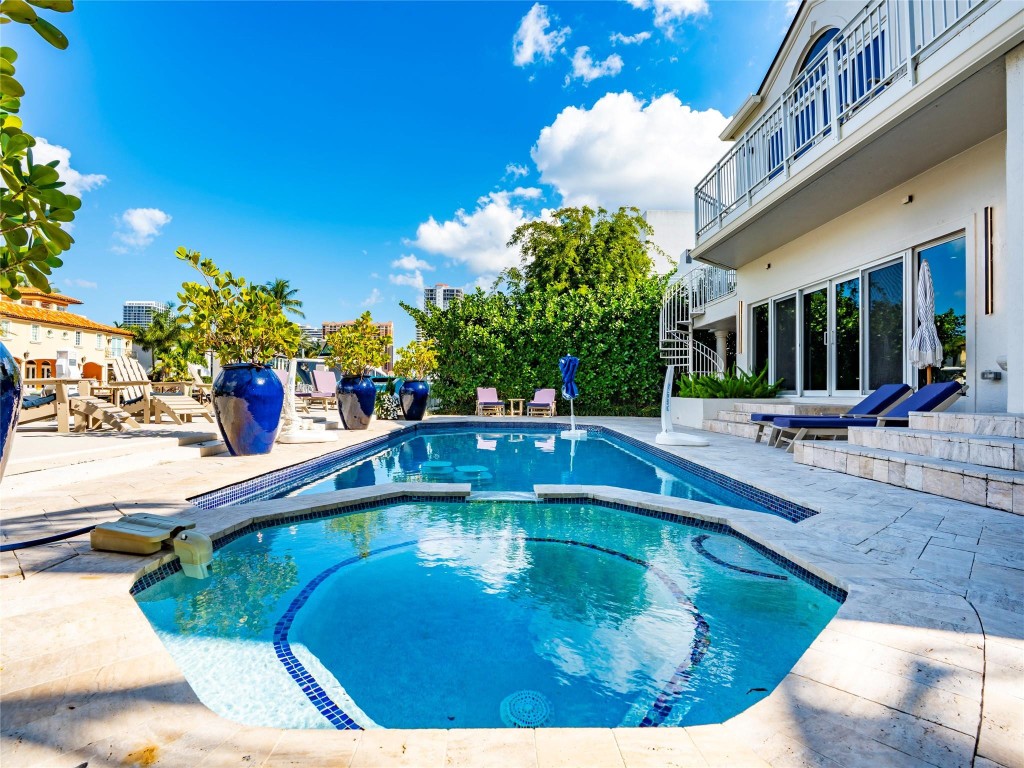 2615 E Las Olas Fort Lauderdale, FL 33301