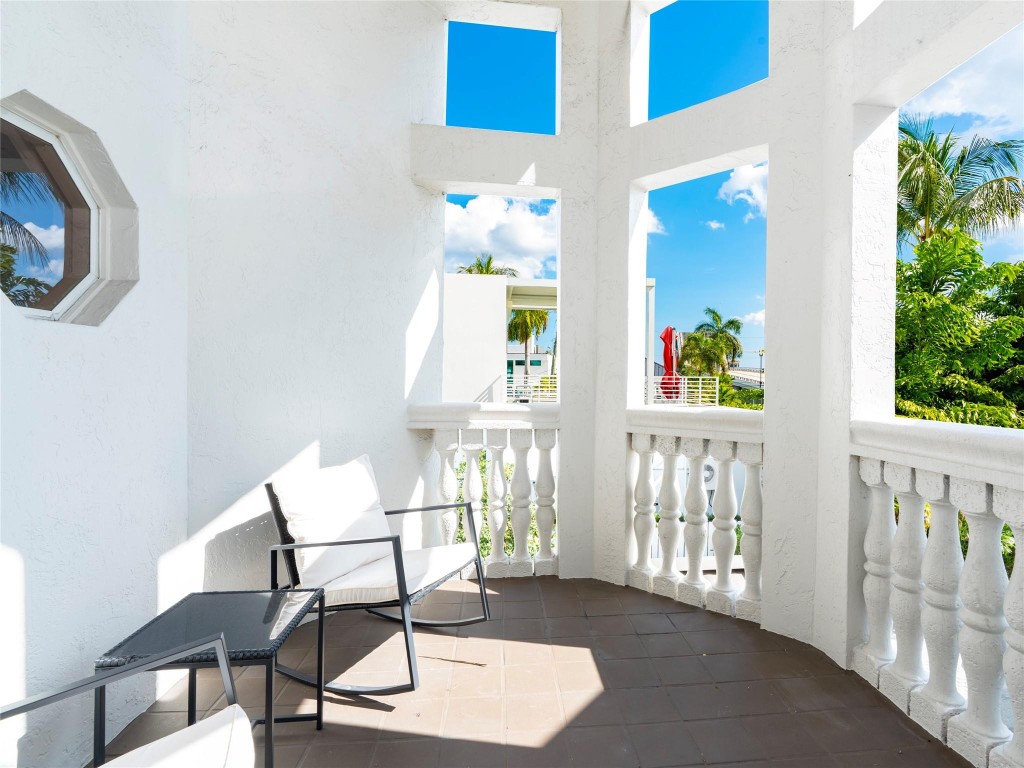 2615 E Las Olas Fort Lauderdale, FL 33301