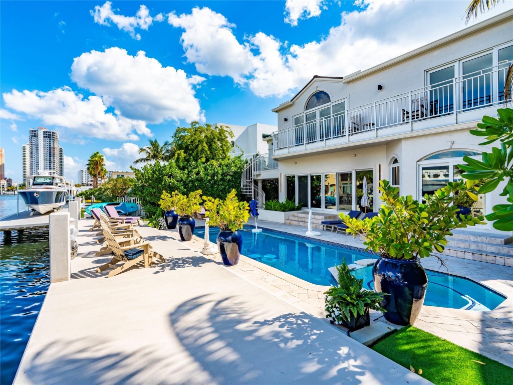 2615 E Las Olas Fort Lauderdale, FL 33301