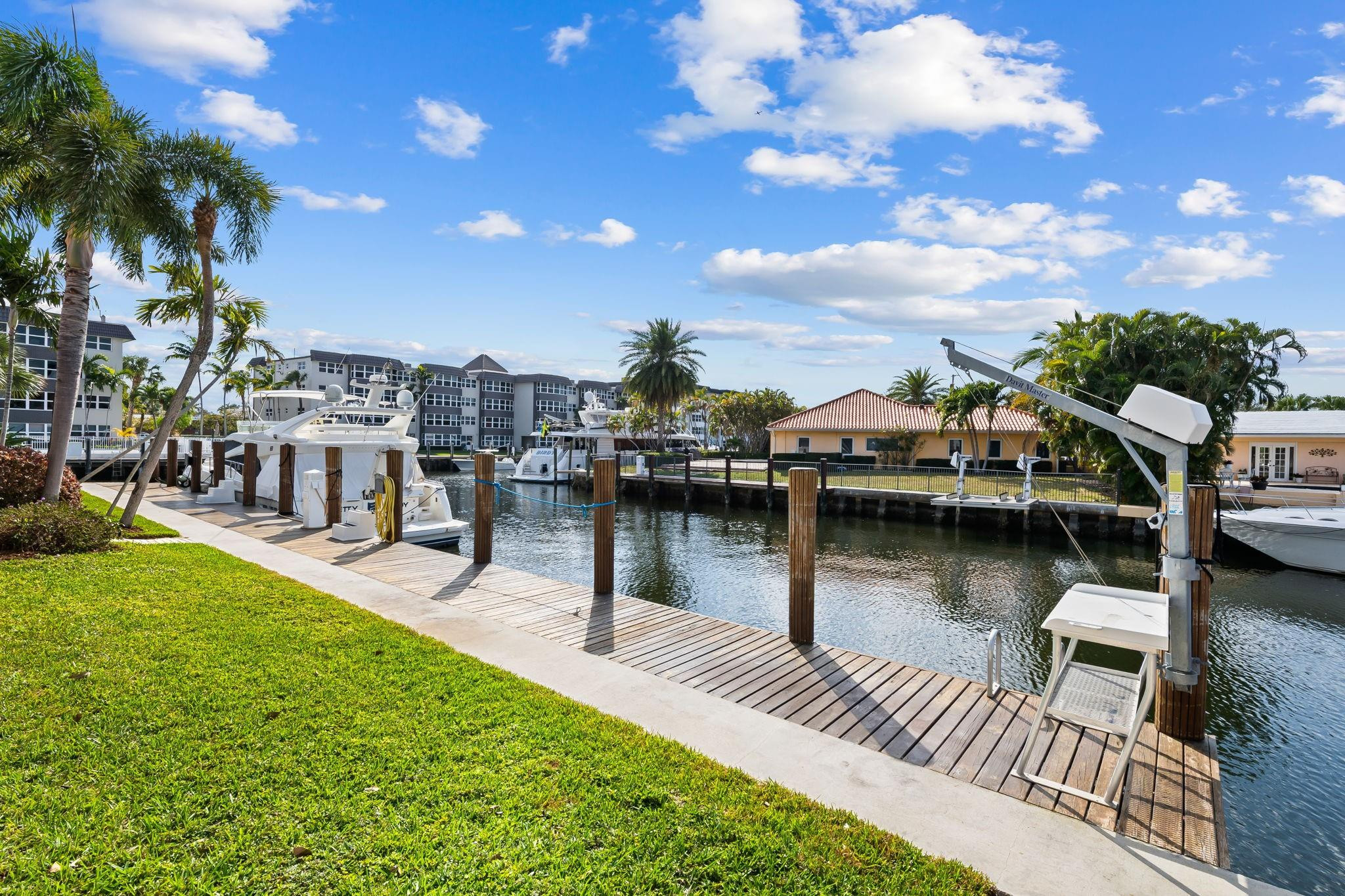 5201 NE 32th Fort Lauderdale, FL 33308