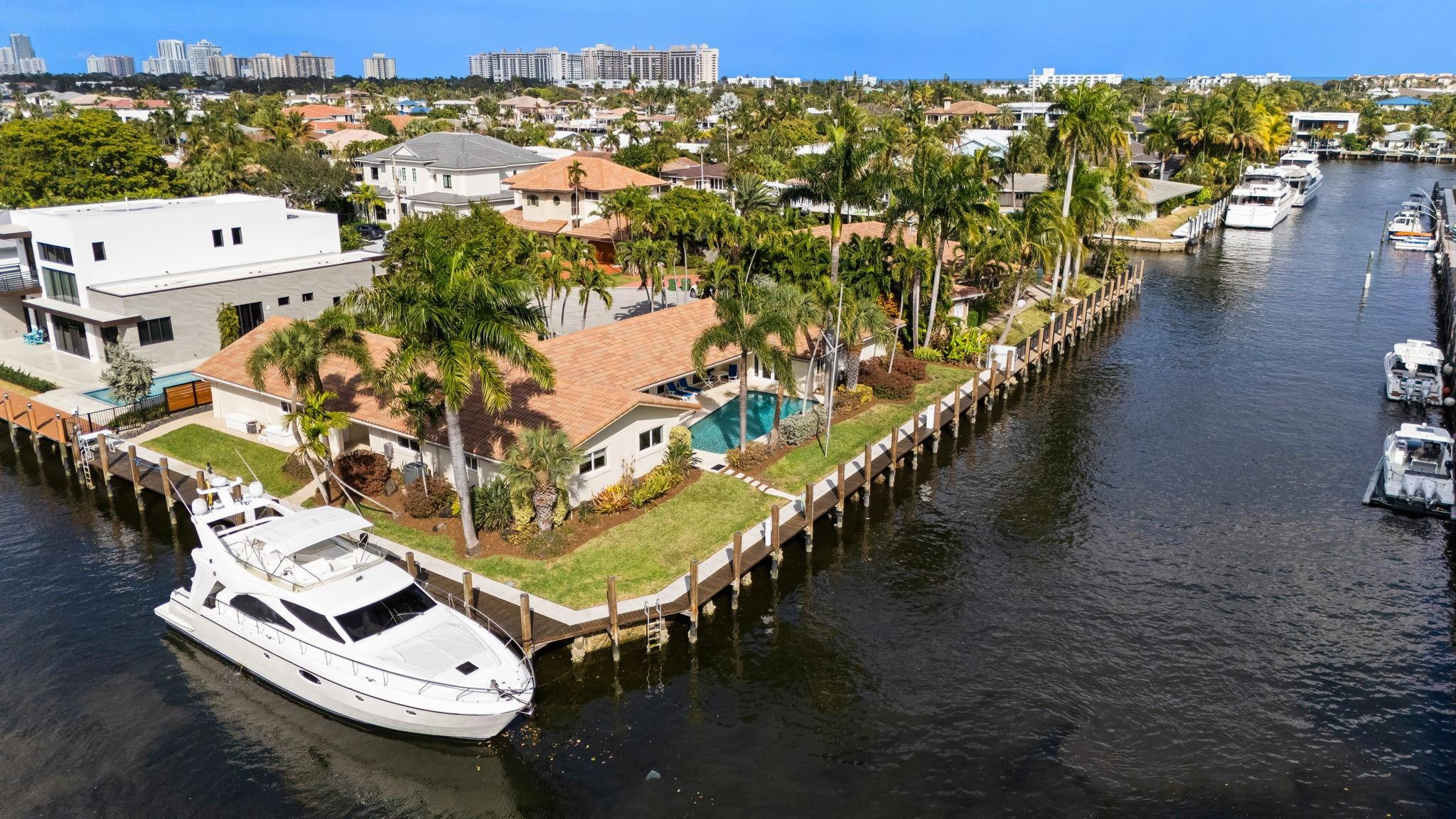 5201 NE 32th Fort Lauderdale, FL 33308