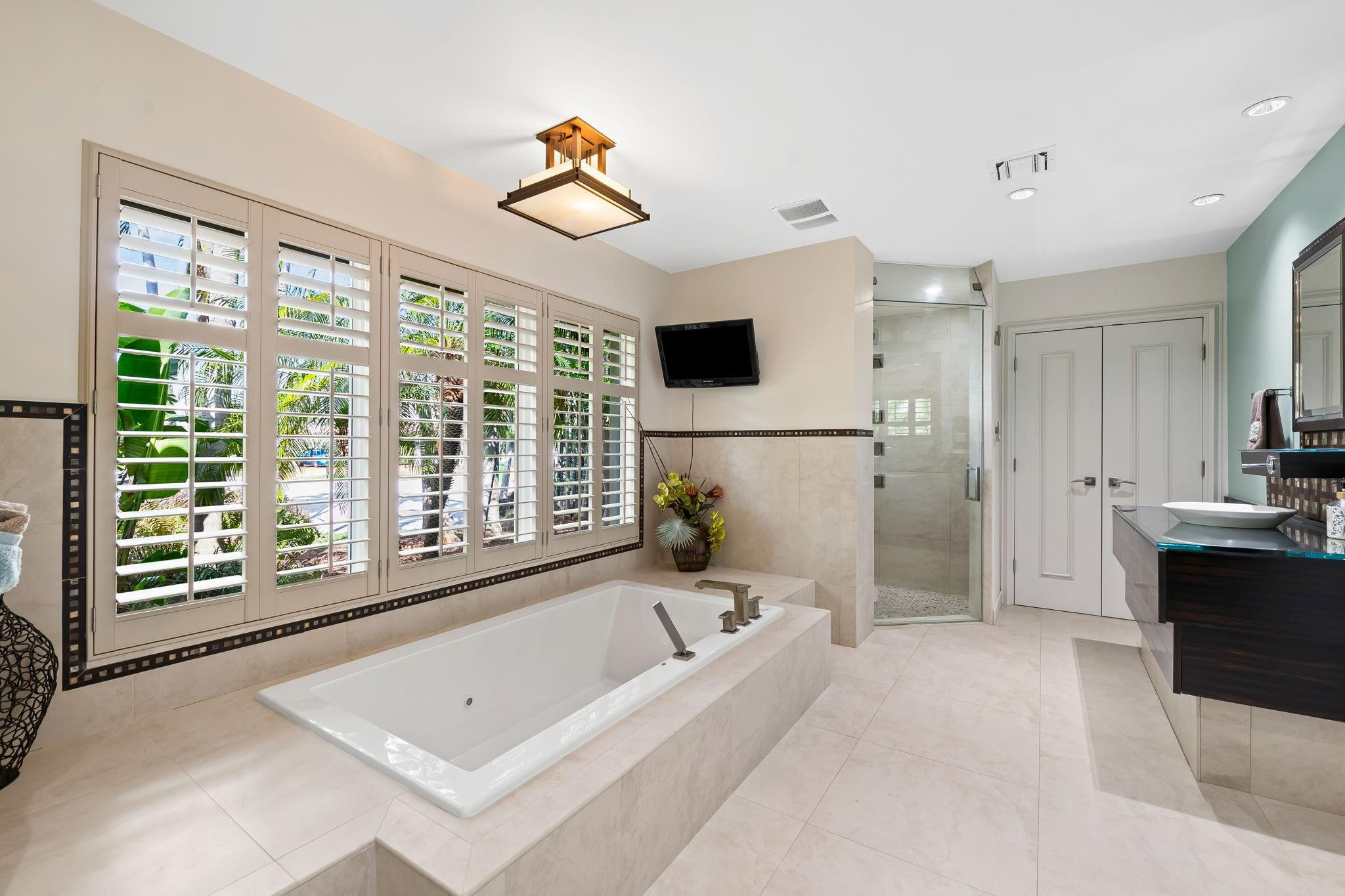 5201 NE 32th Fort Lauderdale, FL 33308