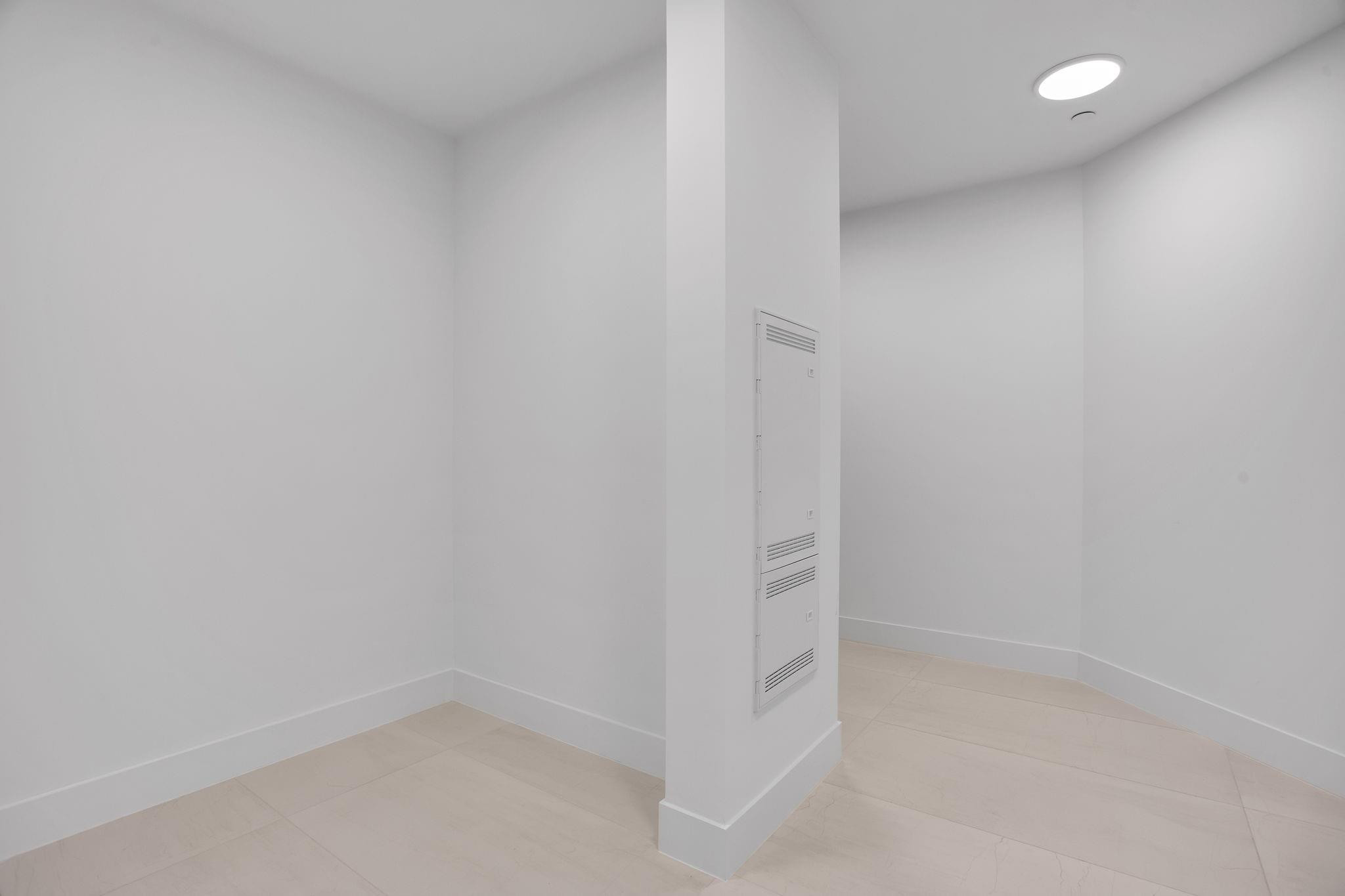 153 N Seabreeze #2205-S Fort Lauderdale, FL 33304