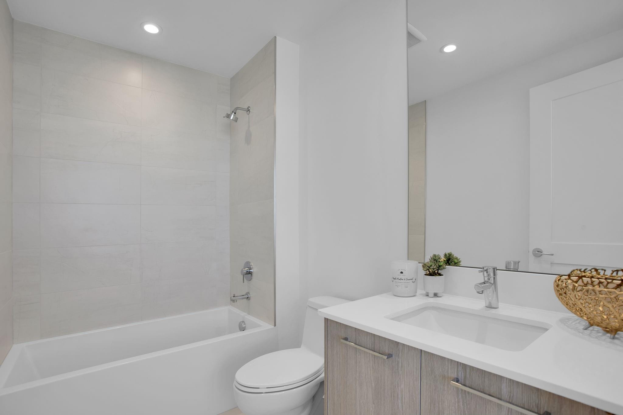 153 N Seabreeze #2205-S Fort Lauderdale, FL 33304