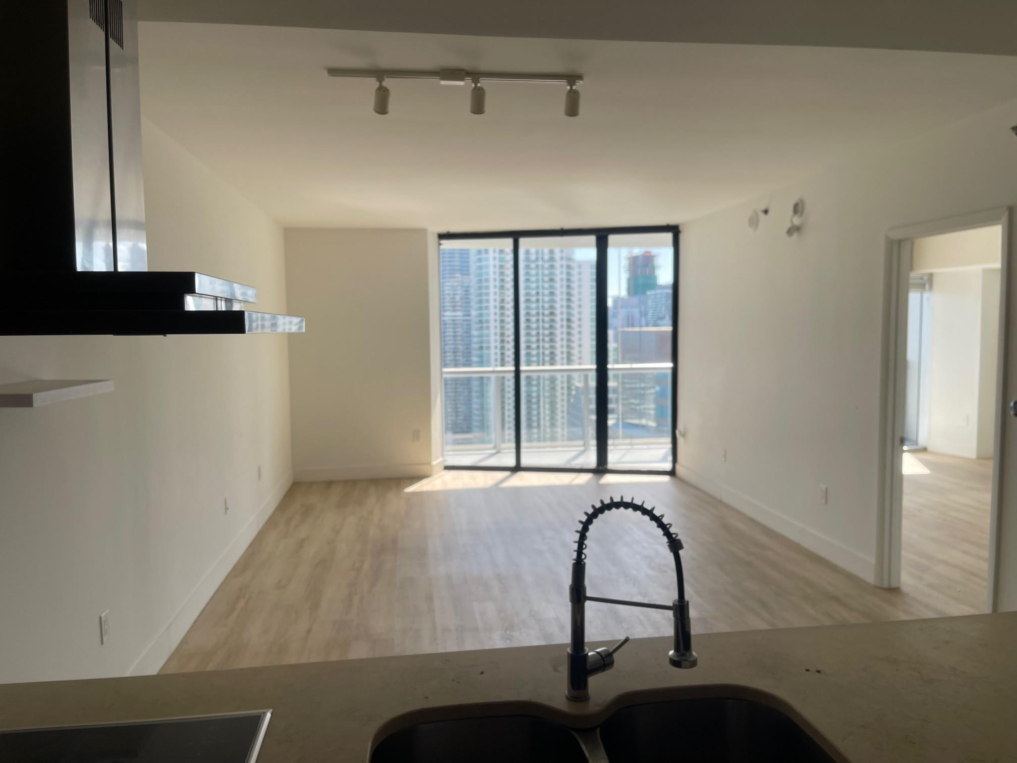 image Icon Brickell II6