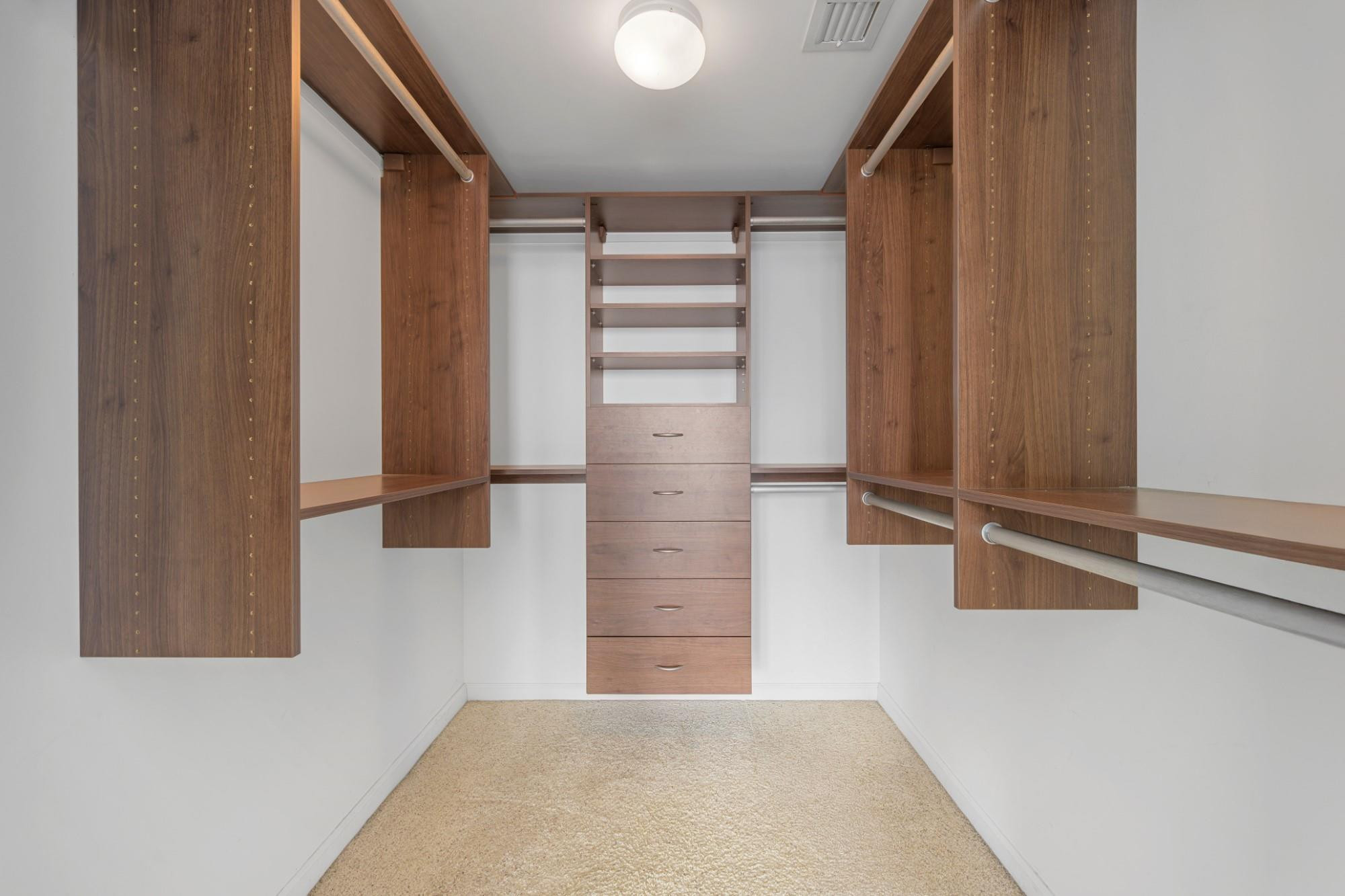 image Icon Brickell II8