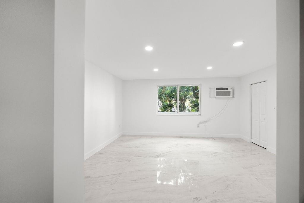 6930 NW 186th #217-A Hialeah, FL 33015