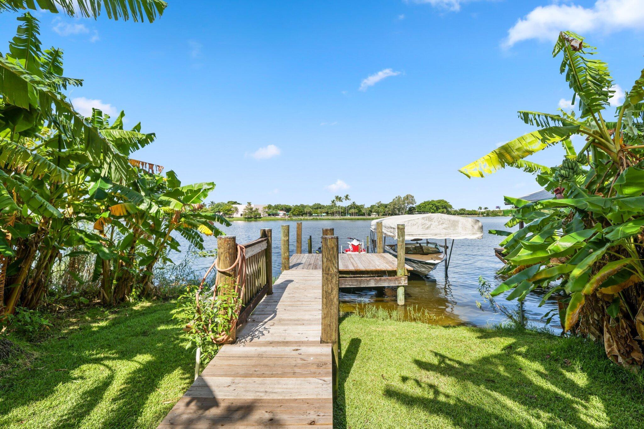 920 Hibiscus Ln Delray Beach, FL 33444