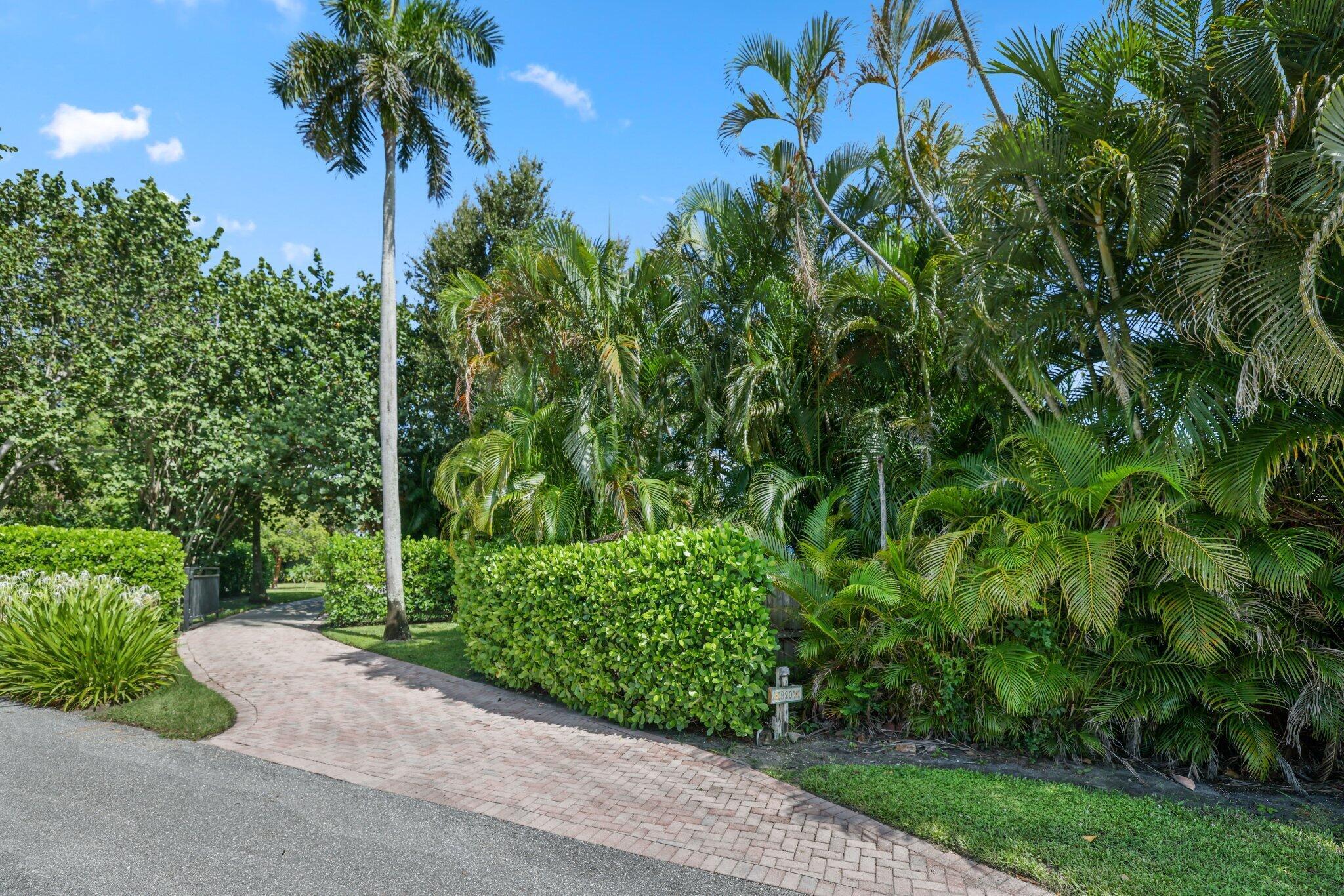 920 Hibiscus Ln Delray Beach, FL 33444