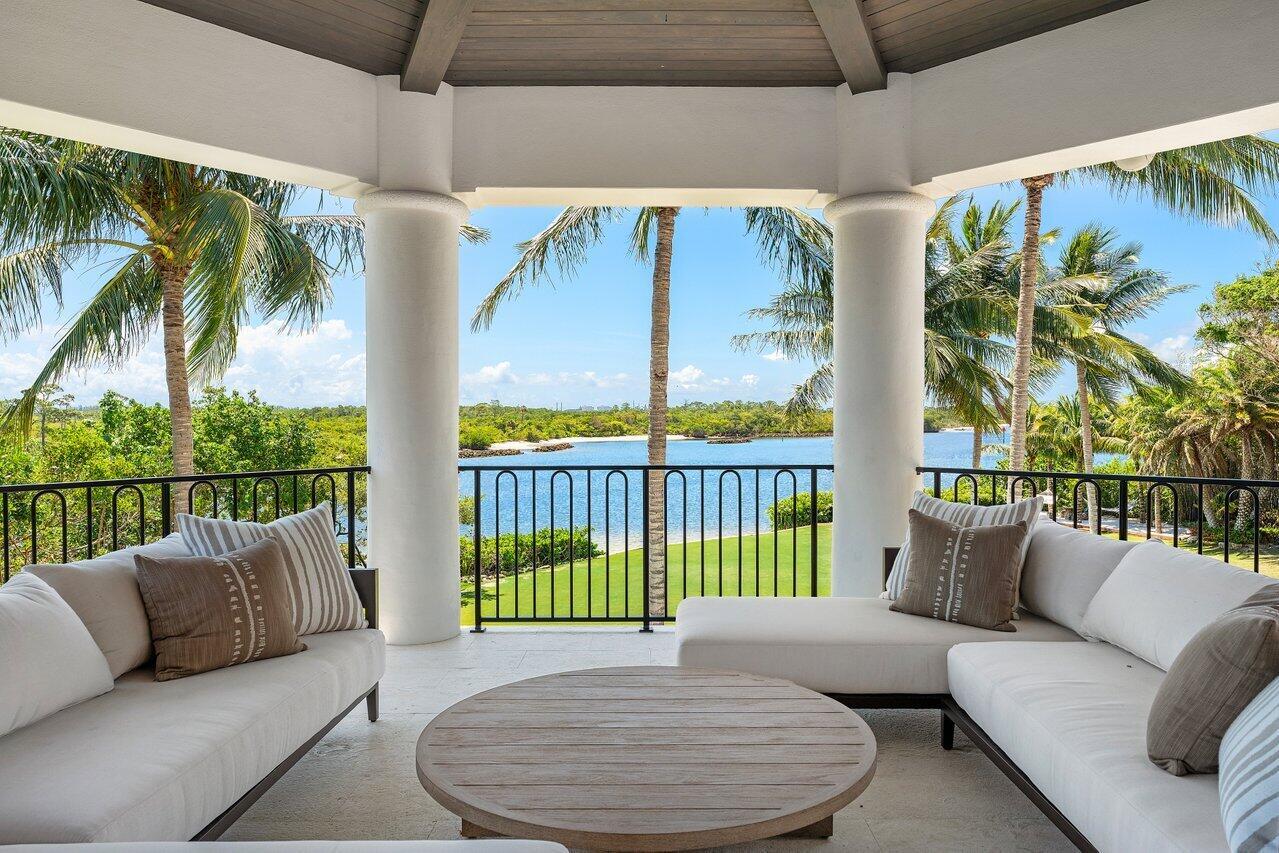 3208 Pilots Pt Cir Jupiter, FL 33477