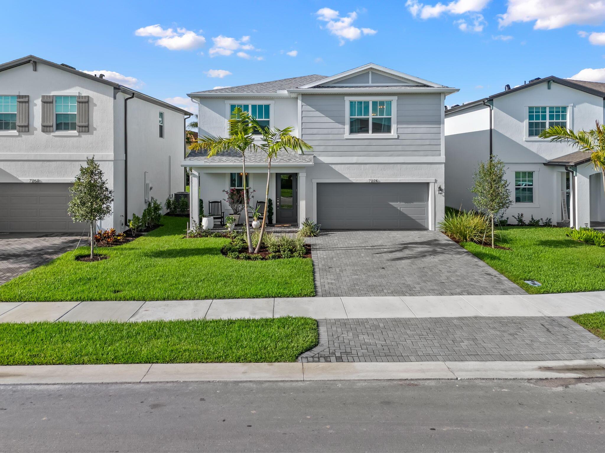 7274 Lenora Ln